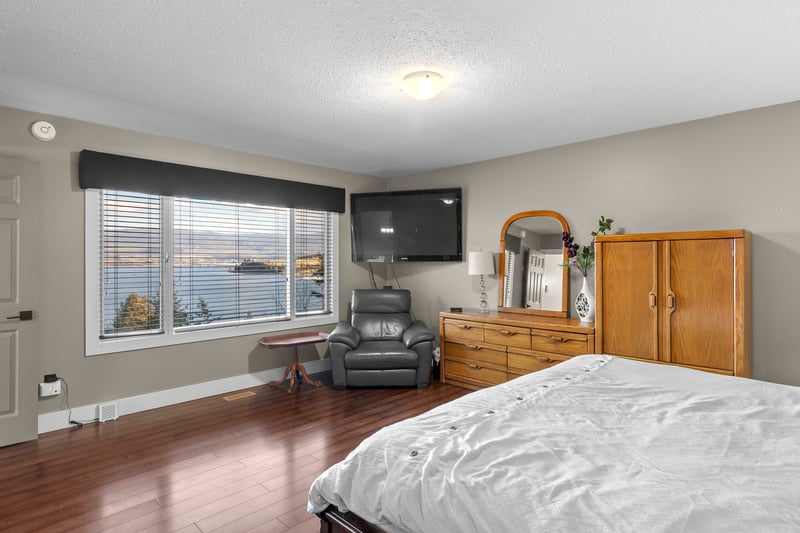 Luxury estate at 1084 Westside Road South, West Kelowna, BC — photo 10