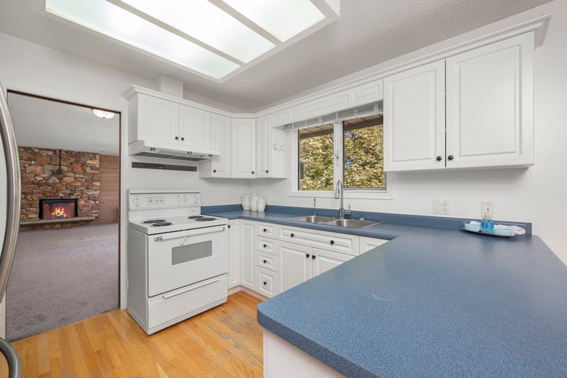 Luxury estate at 1604 39A   Avenue, Vernon, BC — photo 10