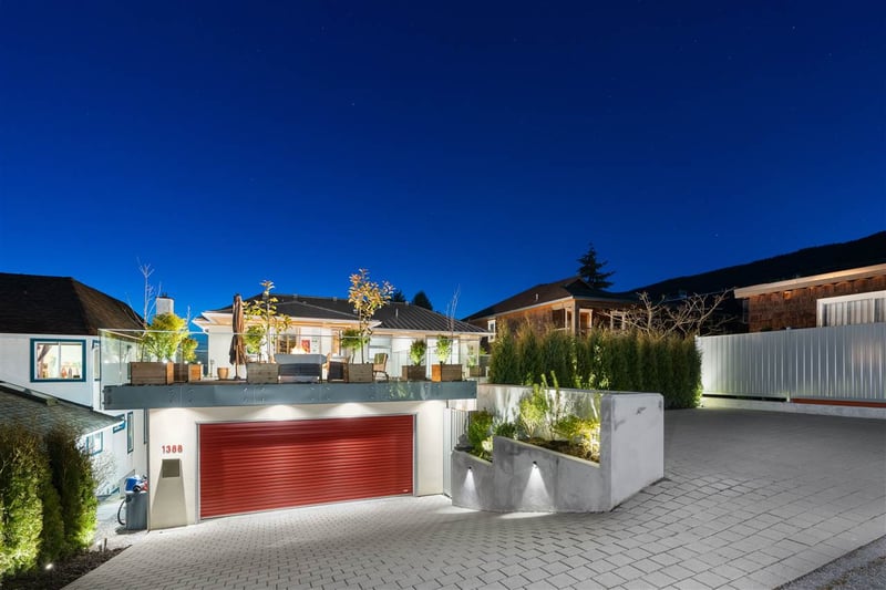 5-bedroom luxury home in 1388 21st Street, West Vancouver