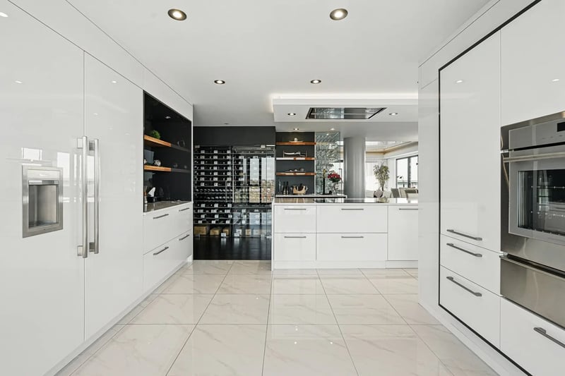 Luxury estate at 1400 Av. des Draveurs #1005, Trois-Rivieres, QC — photo 9