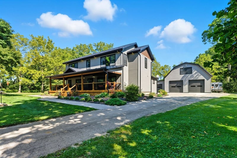 Luxury estate at 115 Lakeshore Road, Port Burwell, ON — photo 2