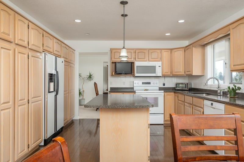 Luxury estate at 3912 Cascade Drive, Vernon, BC — photo 11