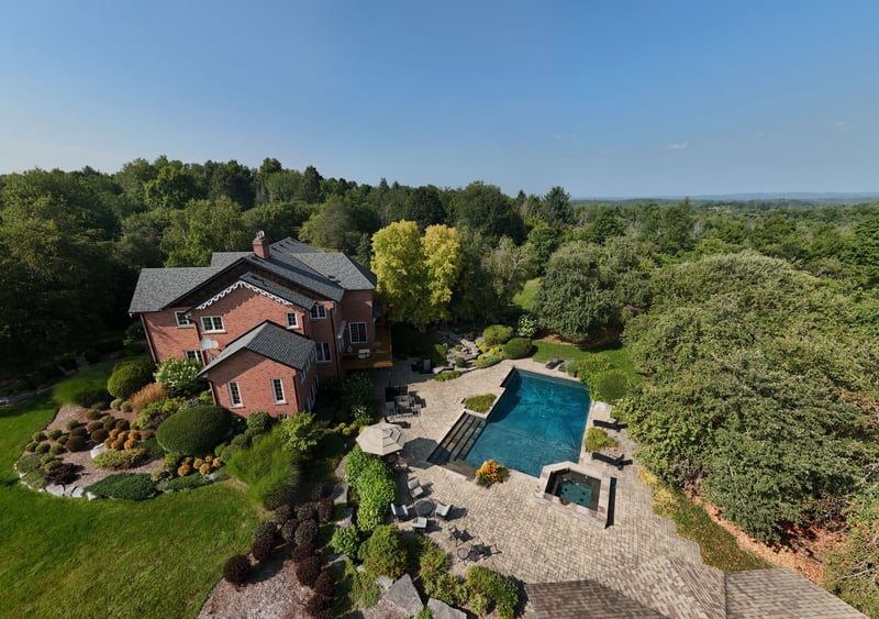 Luxury estate at 3 Rutland Hill Court, Caledon East, ON — photo 2