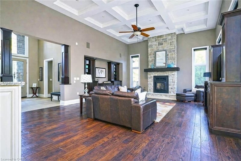 Luxury estate at 814 Binkley Road, Hamilton, ON — photo 7