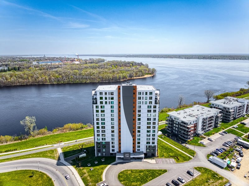 3-bedroom luxury home in 1400 Av. des Draveurs #1005, Trois-Rivieres, QC