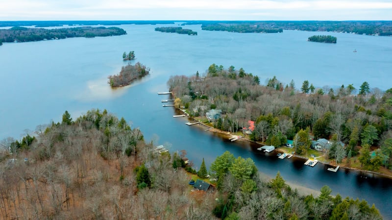 Luxury estate at 30 McVittie Island, Bracebridge, ON — photo 3