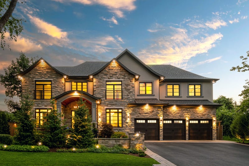 Luxury estate at 100 Seneca Drive, Hamilton, ON — photo 3
