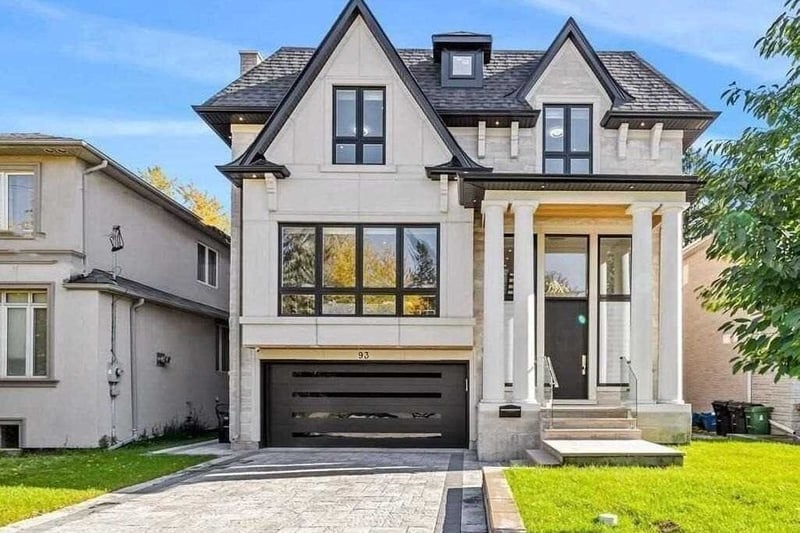 Luxury estate at 93 Tamworth Road, Toronto — photo 1