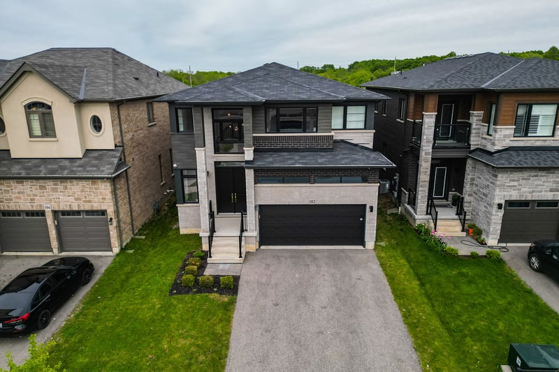 Luxury estate at 102 Greenwich Avenue, Hamilton, ON — photo 40