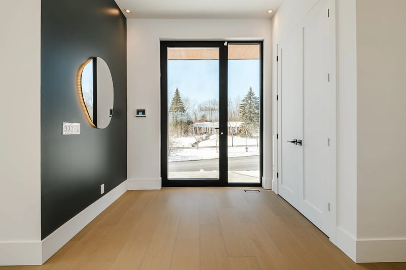 Luxury estate at 2040 Rue du Sommet Trinité, Saint-Bruno-de-Montarville, QC — photo 2