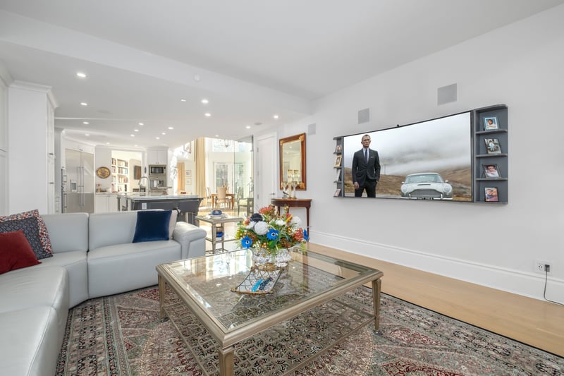 Luxury estate at 1258 Richards Street, Vancouver, BC — photo 13