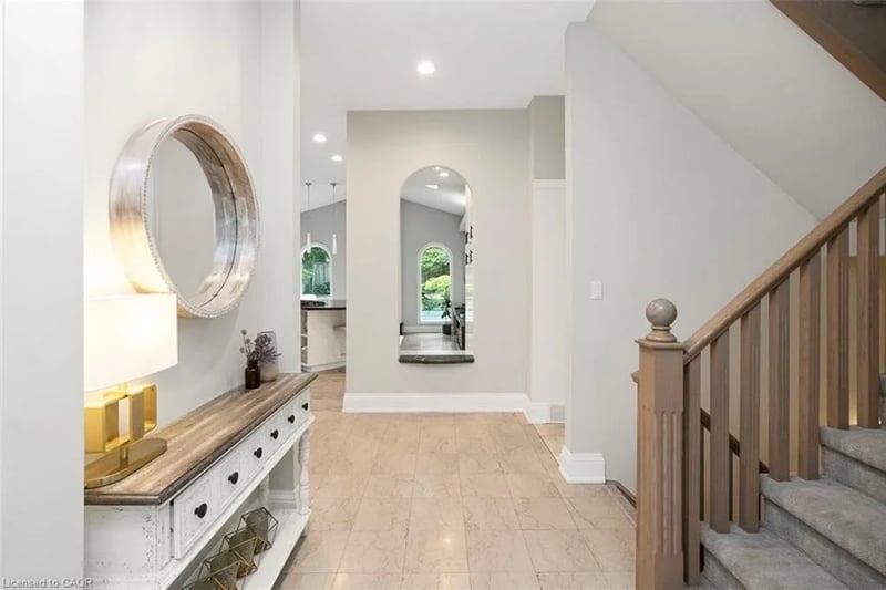 Luxury estate at 381 Queen Street South, Hamilton, ON — photo 3