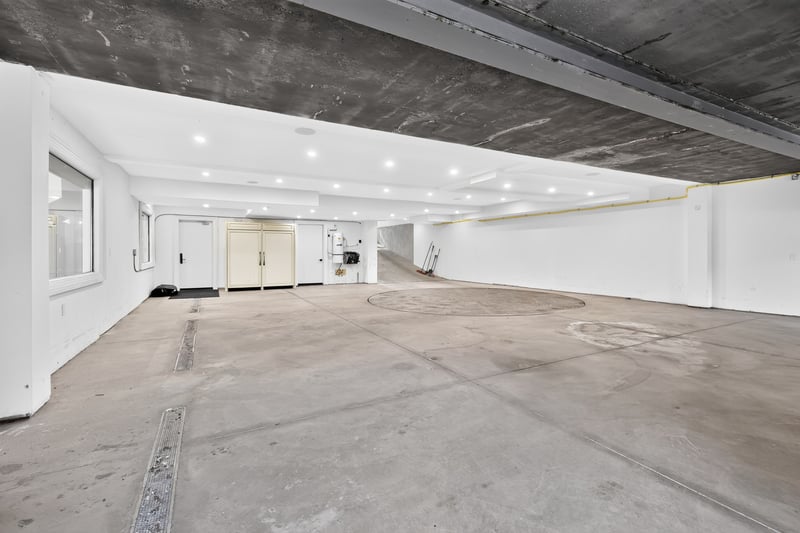 Luxury estate at 533 Carson Lane, Oakville, ON — photo 44
