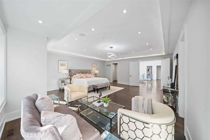 Luxury estate at 93 Tamworth Road, Toronto — photo 9