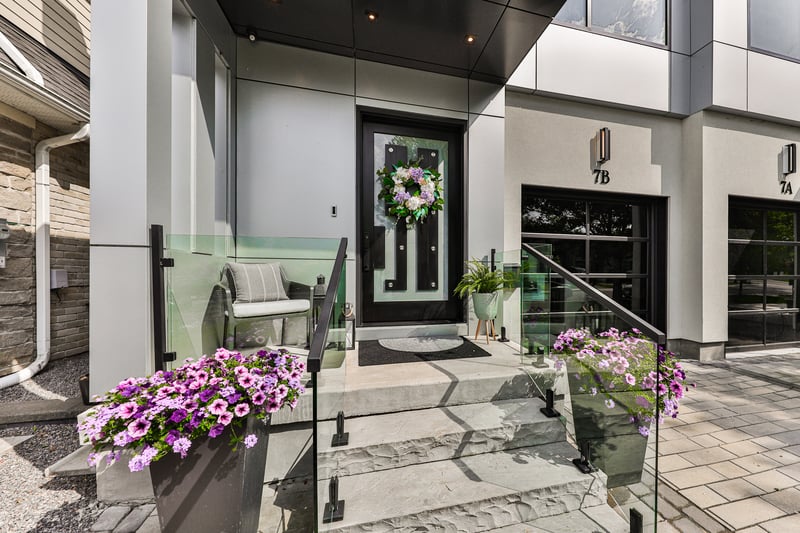 Luxury estate at 7B Iroquois Avenue, Mississauga, ON — photo 3