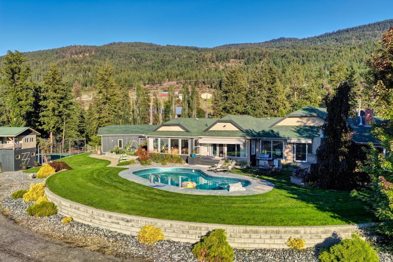 Luxury estate at 5350 Todd Road, Lake Country, BC — photo 6