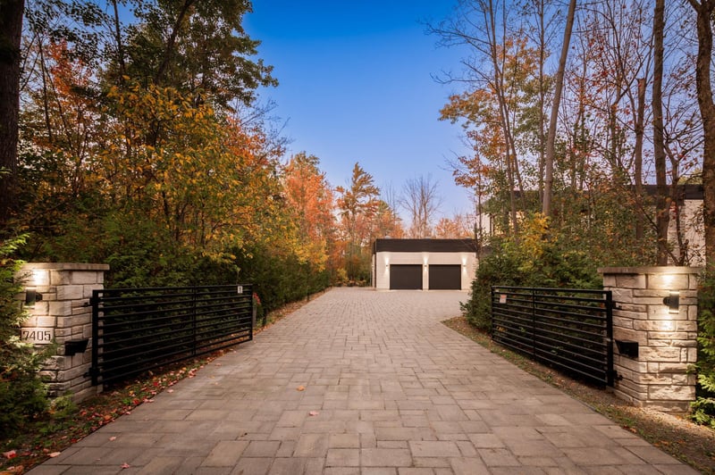 Luxury estate at 7405 Chemin de Saint-Jean, La Prairie, QC — photo 35