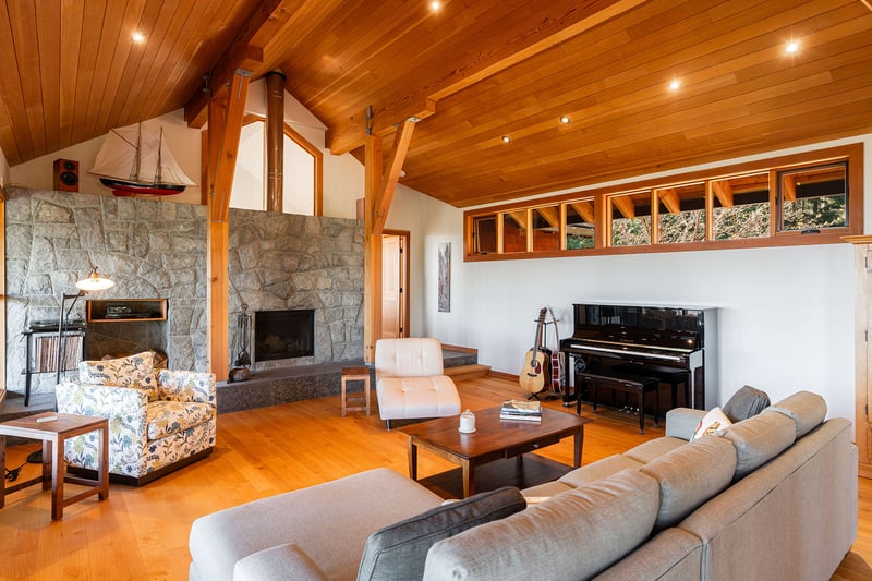 Luxury estate at 1004 Cowan Point Drive, Bowen Island, BC — photo 11