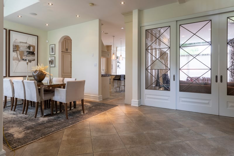 Luxury estate at 115 Rosemary Lane, Ancaster, ON — photo 11