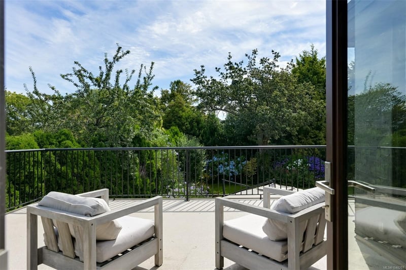 Luxury estate at 3055 Beach Drive, Victoria, BC — photo 22
