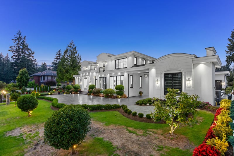 Luxury estate at 13083 57 Avenue, Surrey, BC — photo 3