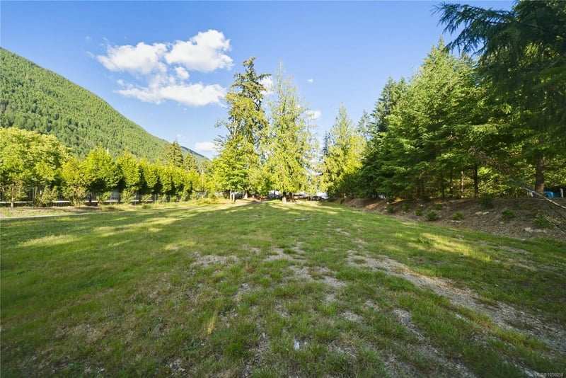 Luxury estate at Lot B Sa-Seen-Os Road, Youbou, BC — photo 15
