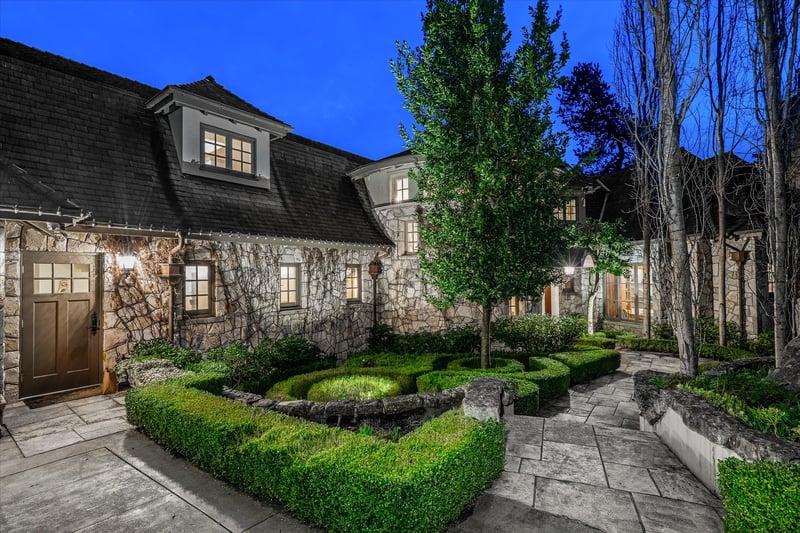 Luxury estate at 4672 Clovelly Walk, West Vancouver, BC — photo 25