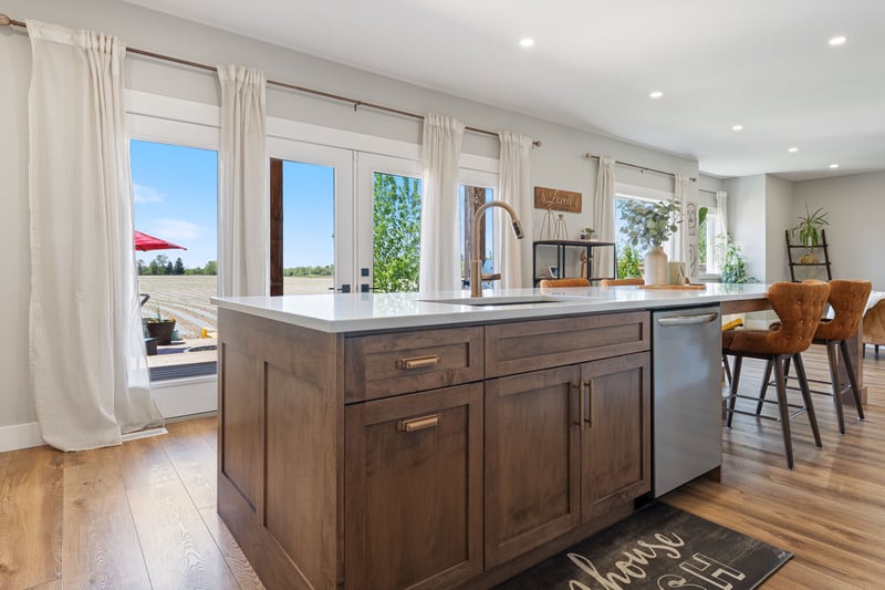 Luxury estate at 155 Gibbons Street, Norfolk, ON — photo 9
