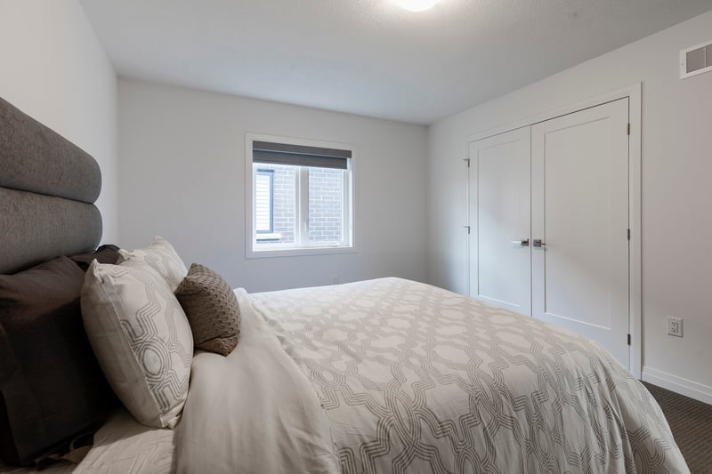 Luxury estate at 102 Greenwich Avenue, Hamilton, ON — photo 28
