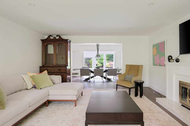 Luxury estate at 2861 Tudor Avenue, Victoria, BC — photo 24