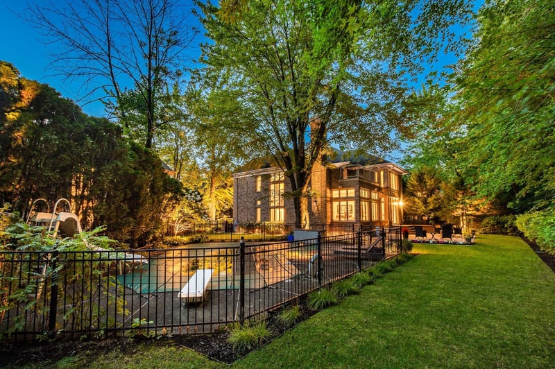 Luxury estate at 25 Rue des Tourterelles, Montréal, QC — photo 38