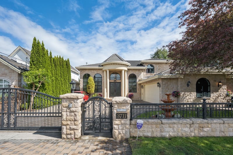 Luxury estate at 3711 Ullsmore Avenue, Richmond, BC — photo 3