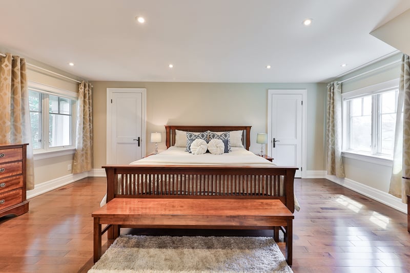 Luxury estate at 80 Oakes Drive, Mississauga, ON — photo 13