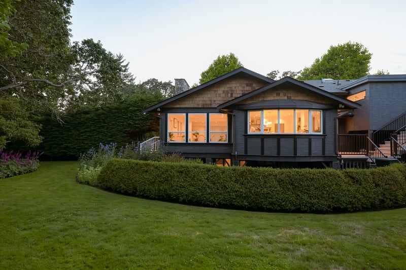 Luxury estate at 3055 Beach Drive, Victoria, BC — photo 9