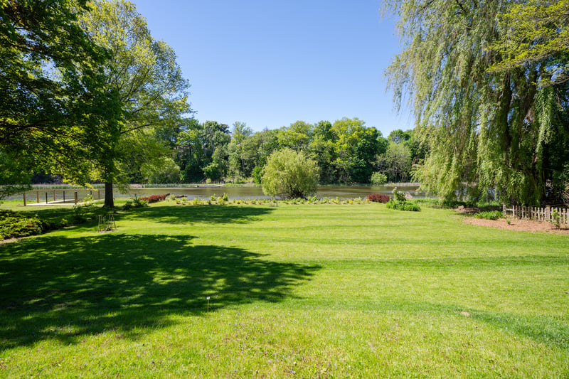 Luxury estate at 1510 Pinetree Crescent, Mississauga, ON — photo 42