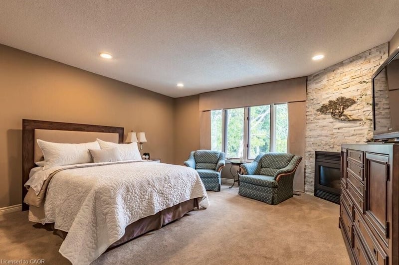 Luxury estate at 223 Briar Hill Crescent, Hamilton, ON — photo 14