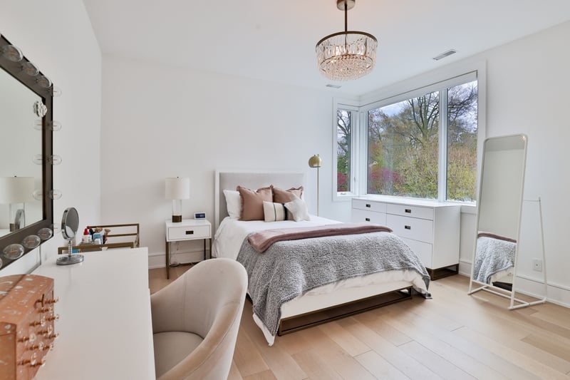 Luxury estate at 1102 Crestview Street, Oakville, ON — photo 30
