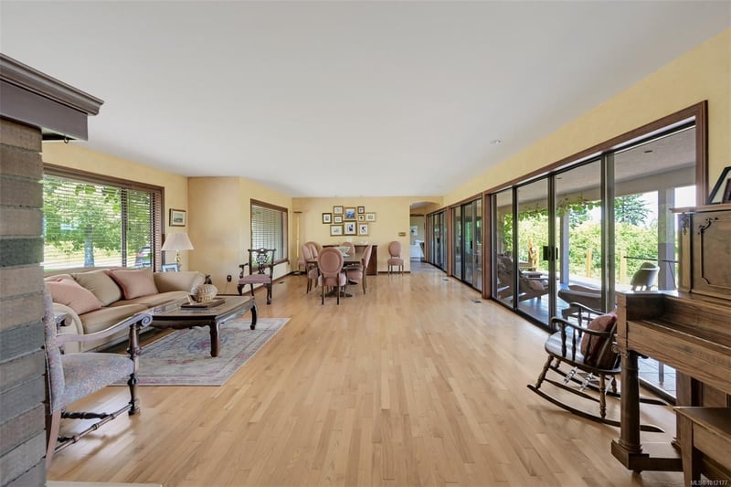 Luxury estate at 5489 Forest Hill Road, Victoria, BC — photo 6