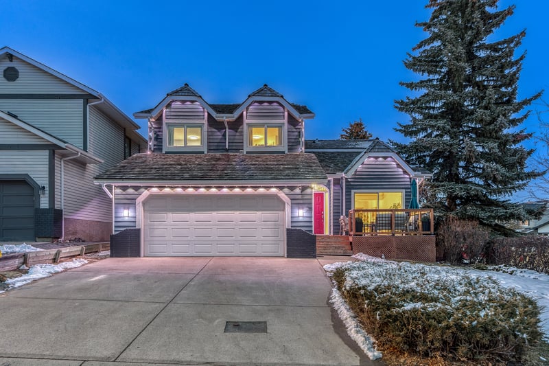 Luxury estate at 76 Stradbrooke Way Southwest, Calgary, AB — photo 2