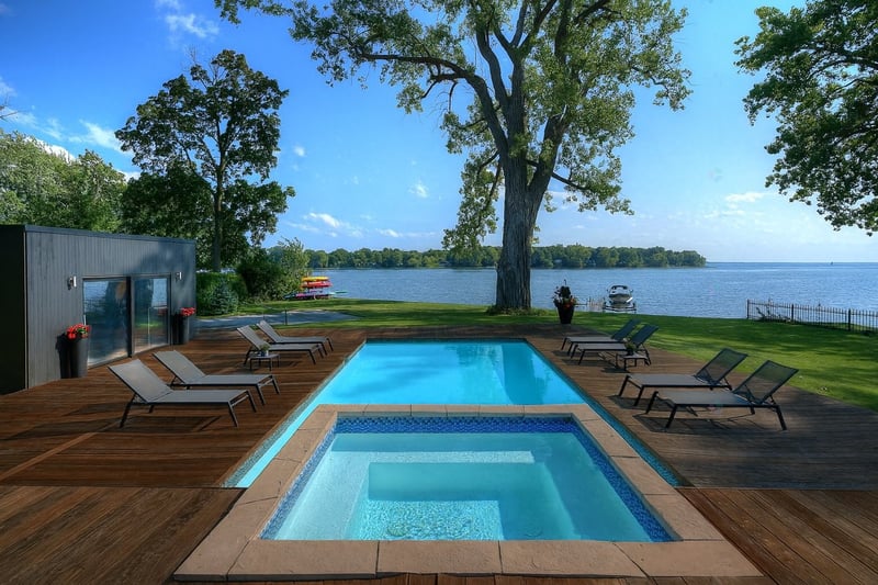 Luxury estate at 940 Chemin du Bord-du-Lac-Lakeshore, Dorval, QC — photo 13