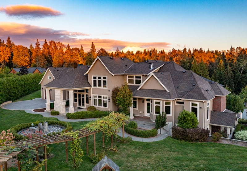 Luxury estate at 12055 265A Street, Maple Ridge, BC — photo 2