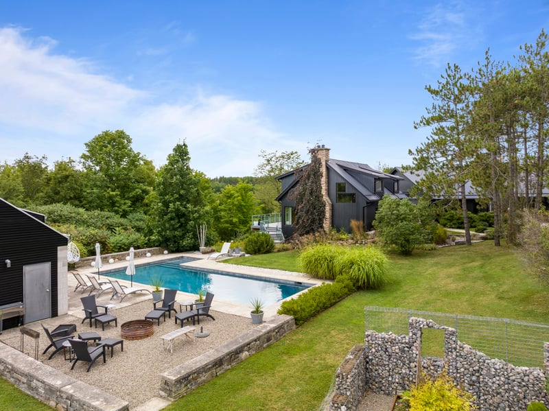 Luxury estate at 17720 Mississauga Rd, Caledon, ON — photo 1