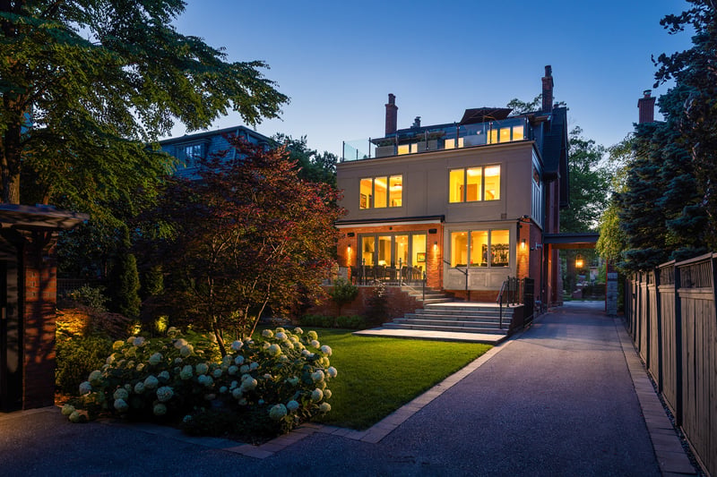 Luxury estate at 3 Whitney Avenue, Toronto, ON — photo 4