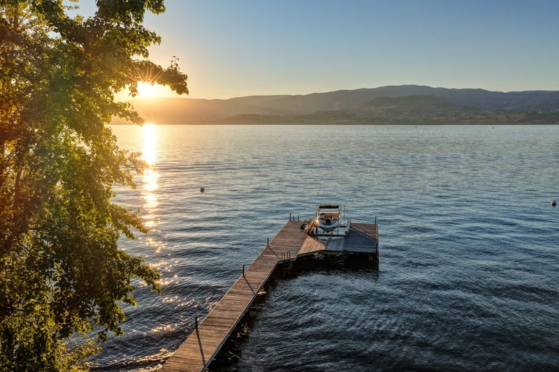 Luxury estate at 4896 Lakeshore Road, Kelowna, BC — photo 2