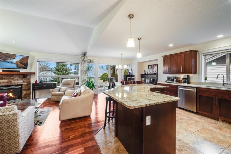 Luxury estate at 5320 Cascara Drive, Nanaimo, BC — photo 8