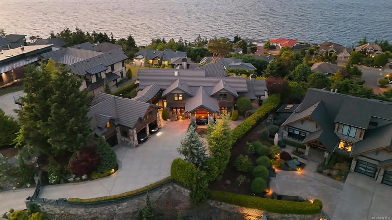 Luxury estate at 5025 Hinrich View, Nanaimo, BC — photo 31