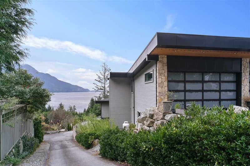 Luxury estate at 50 Sweetwater Place, Lions Bay — photo 21