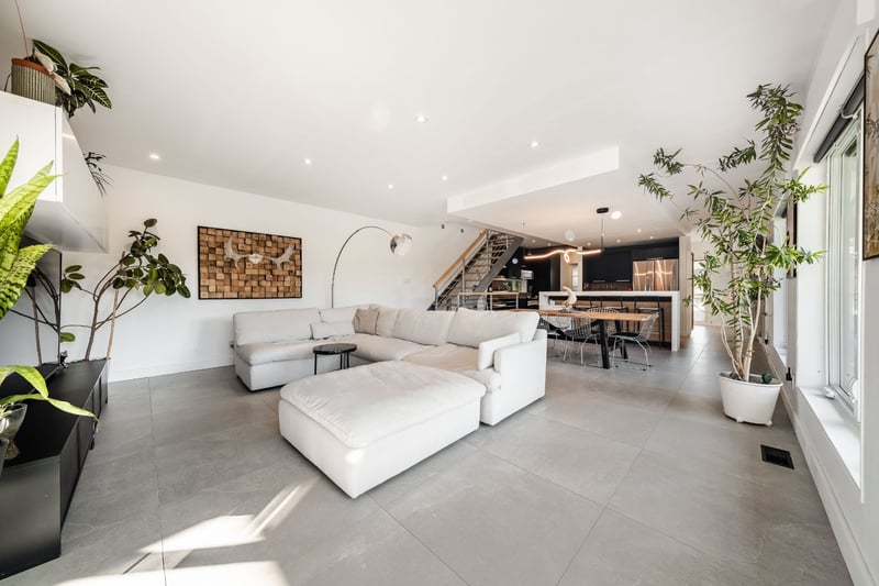 Luxury estate at 84 Rue des Chèvrefeuilles, Saint-Jean-sur-Richelieu, QC — photo 7
