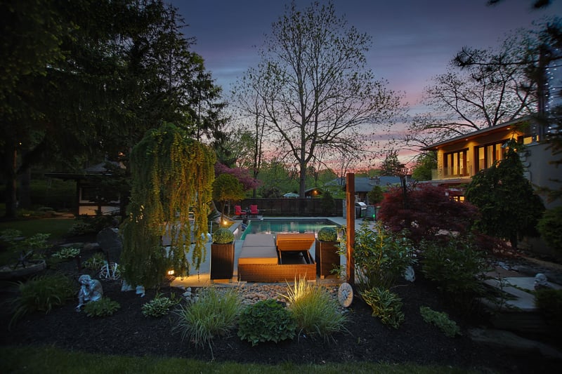 Luxury estate at 1188 Birchview Drive, Mississauga, ON — photo 2