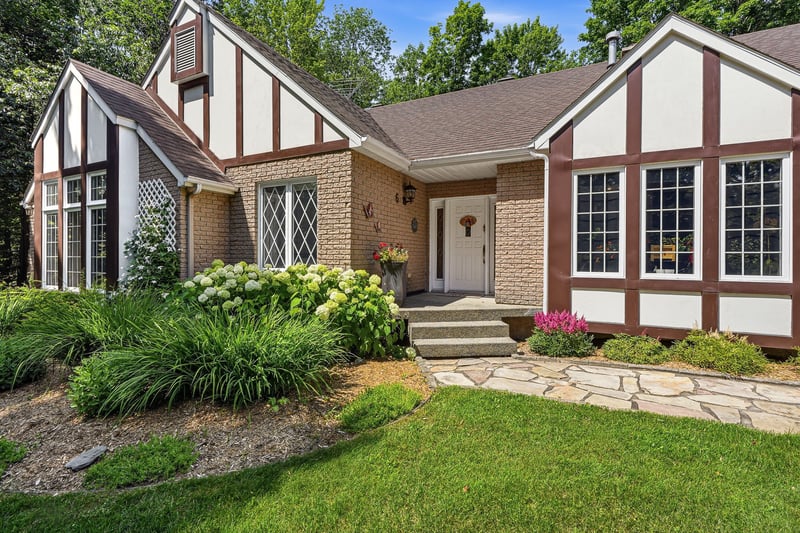 Luxury estate at 6 Rue des Éperviers, Granby, QC — photo 3